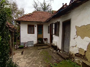 Задња кућа Србија