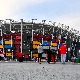 Pomorska tradicija, pozivni broj i 974 kontejnera u izgledu stadiona