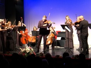 Стефан Миленковић увеличао јубилеј лесковачког камерног оркестра „Аморозо“