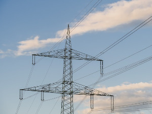 Da li država mora da dotira cene električne energije i gasa?