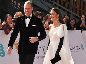 Кејт Мидлтон  и принц Вилијам „сијају“ на црвеном тепиху доделе награда БАФТА   