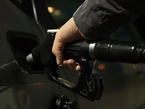 Нове цене горива – литар дизела јефтинији три динара, непромењена цена бензина