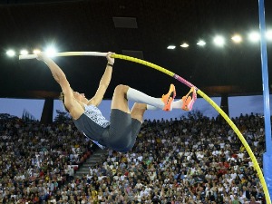 Дуплантис оборио сопствени рекорд у скоку с мотком