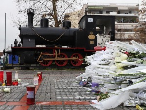 Broj stradalih u nesreći u Grčkoj porastao na 57; šef stanice u Larisi prihvata odgovornost