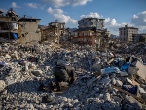 Ердоган: У земљотресима оштећено или уништено 214.000 зграда