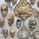 У радионици венецијанских маски у Скадру уникати украшени драгуљима, кристалима и перјем