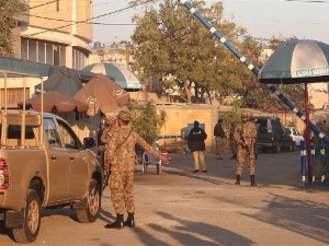 Pakistan, bombaš-samoubica usmrtio devet policajaca