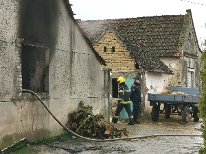 Двоје деце страдало у пожару у Старој Моравици, двоје успело да се спасе